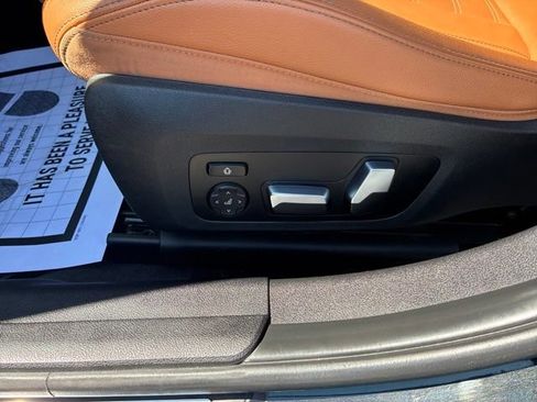 Used 2019 BMW 330i Sedan w/ M Sport Package RWD image 12