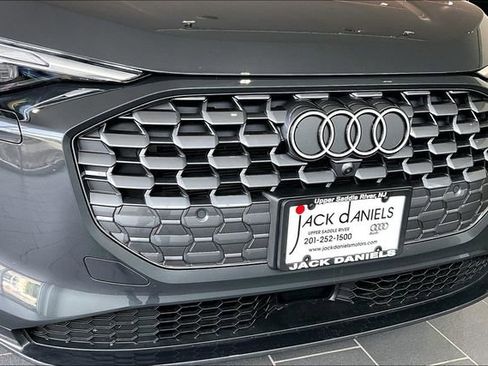 Used 2025 Audi Q5 Premium w/ Convenience Package AWD/4WD image 23