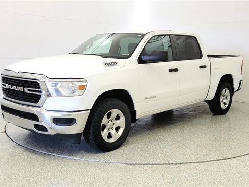 Used 2023 RAM 1500 Big Horn AWD/4WD image 3
