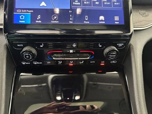 Used 2023 Jeep Grand Cherokee 4WD 4xe image 23