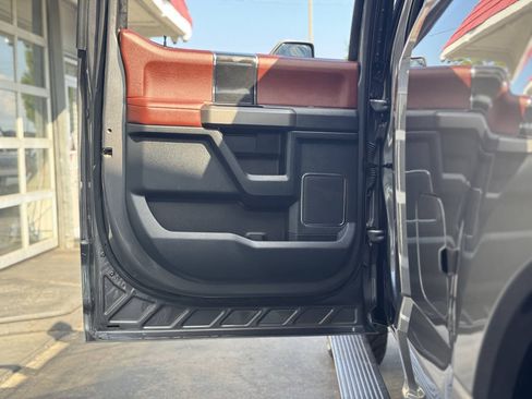 Used 2022 Ford F250 Platinum AWD/4WD image 33