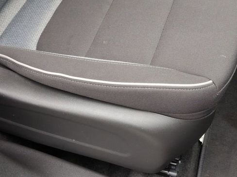 Used 2023 Chevrolet TrailBlazer LS image 44