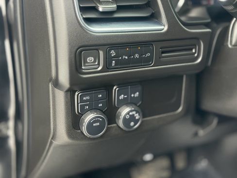 Used 2021 Chevrolet Tahoe Z71 image 16