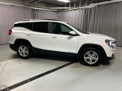 Used 2022 GMC Terrain SLE w/ Driver Convenience Package image 8