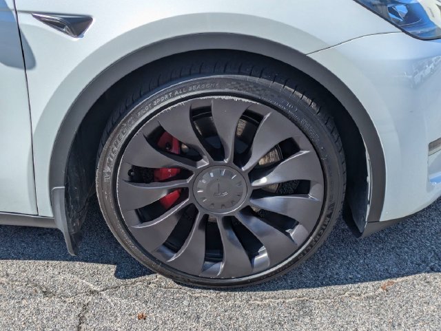 Used 2024 Tesla Model Y Performance AWD/4WD image 14