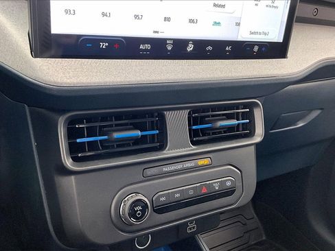 Used 2025 Ford Maverick XLT w/ Equipment Group 302A image 32