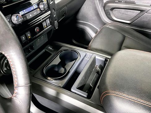 Used 2021 Nissan Titan PRO-4X w/ Pro-4x Convenience Package image 13