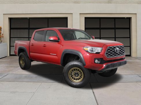 Used 2022 Toyota Tacoma TRD Off-Road w/ Technology Package AWD/4WD image 33