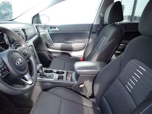 Used 2018 Kia Sportage LX image 9
