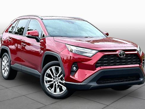 Used 2022 Toyota RAV4 XLE Premium FWD image 2