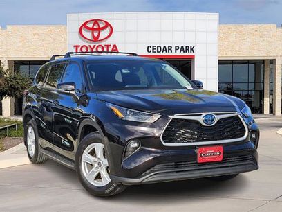 Certified 2022 Toyota Highlander LE