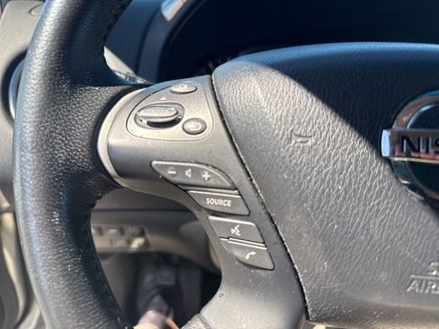 Used 2015 Nissan Pathfinder Platinum image 18