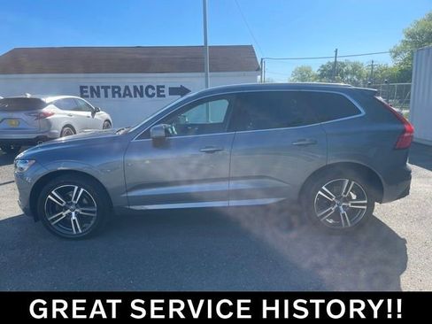 Used 2018 Volvo XC60 T5 Momentum w/ Vision Package AWD/4WD image 4