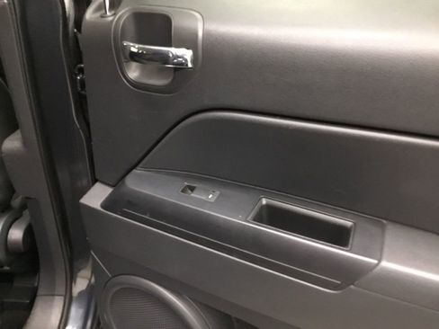 Used 2015 Jeep Patriot Sport w/ Power Value Group image 17