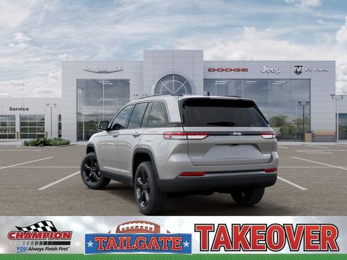 New 2026 Jeep Grand Cherokee Limited w/ Limited Altitude Package AWD/4WD image 3