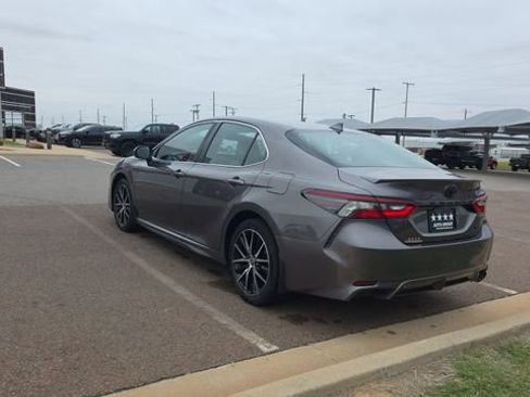 Used 2024 Toyota Camry SE w/ Convenience Package FWD image 8