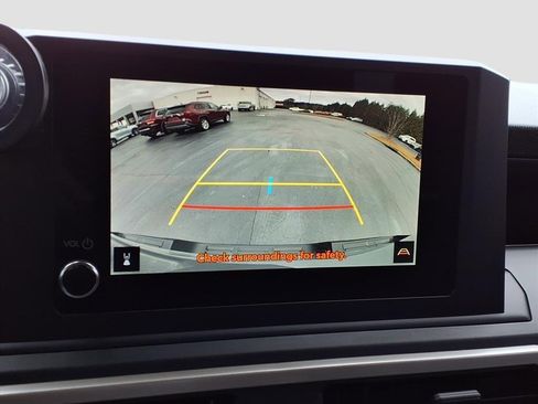 Used 2024 Toyota Tacoma SR image 18