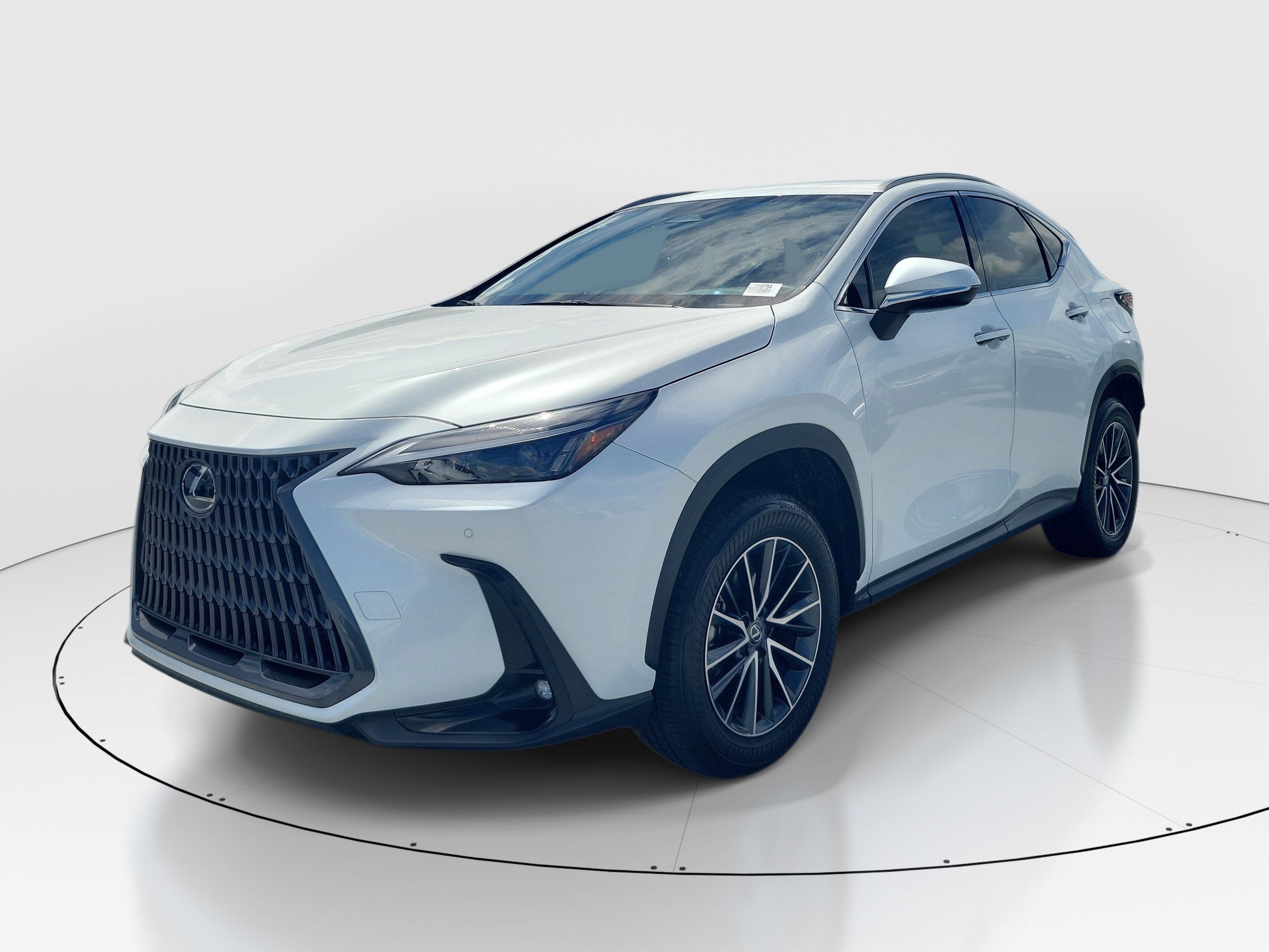 Used 2025 Lexus NX 250 FWD w/ Towing Package (2000 Lbs) image 3