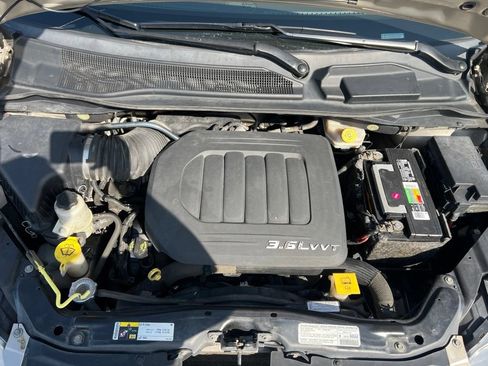 Used 2013 Chrysler Town & Country Touring-L w/ Driver Convenience Group FWD image 44