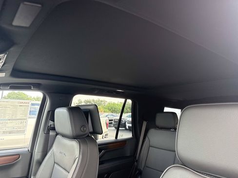 New 2026 GMC Yukon Denali w/ Denali Reserve Package AWD/4WD image 19