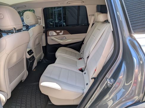 Used 2021 Mercedes-Benz GLS 450 4MATIC image 29