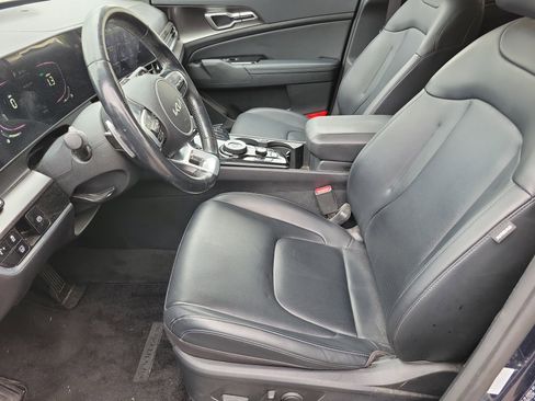 Used 2023 Kia Sportage EX AWD/4WD image 3