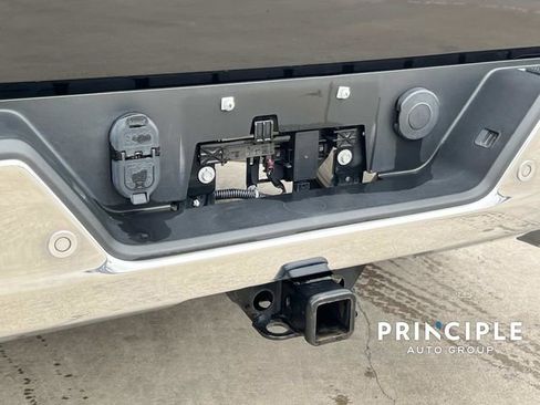 Used 2021 Chevrolet Silverado 1500 LTZ w/ LTZ Convenience Package II AWD/4WD image 6