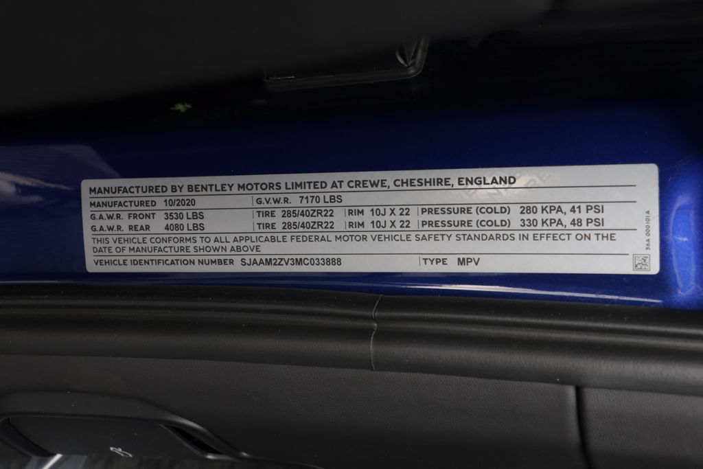 Used 2021 Bentley Bentayga AWD/4WD image 29