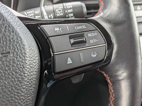 Used 2025 Honda Pilot TrailSport image 25