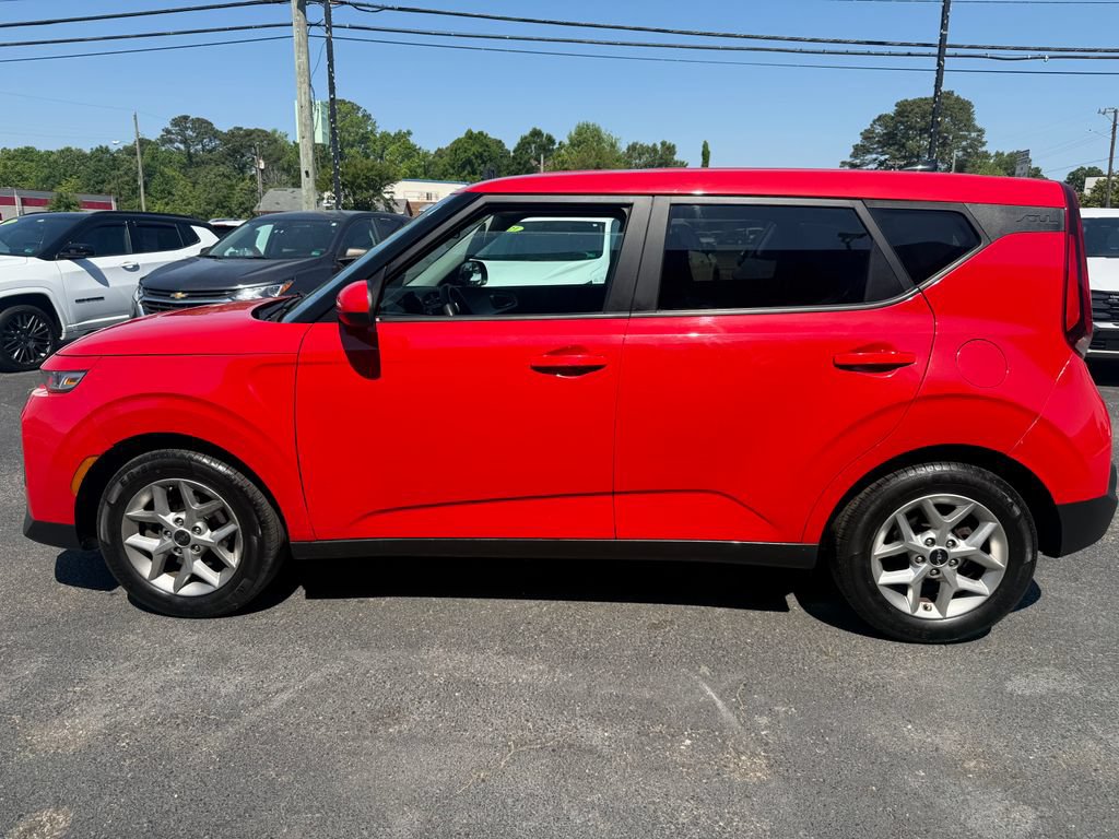 Used 2022 Kia Soul LX w/ Technology Package FWD image 8