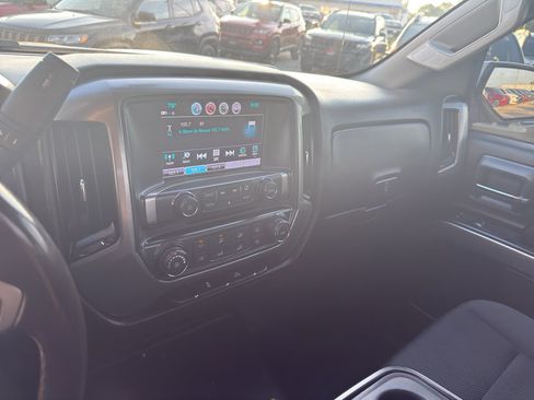 Used 2018 Chevrolet Silverado 1500 LT AWD/4WD image 22