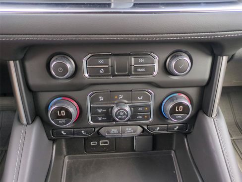 Used 2024 Chevrolet Tahoe Z71 w/ Luxury Package AWD/4WD image 25