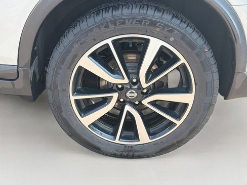 Used 2017 Nissan Rogue SL w/ SL Premium Package AWD/4WD image 35