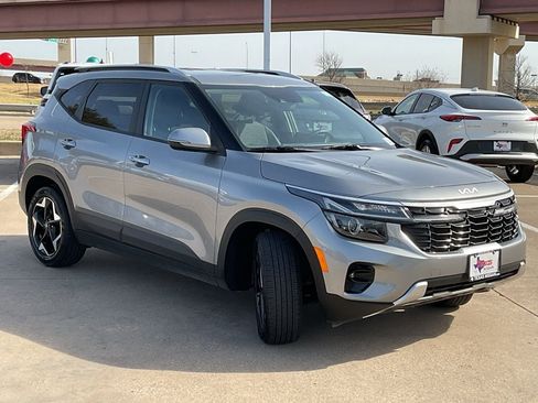 Used 2025 Kia Seltos S image 4