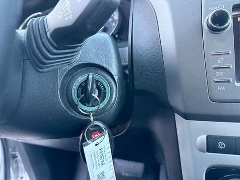 Used 2015 Chevrolet Captiva Sport LT w/ Convenience Package image 15