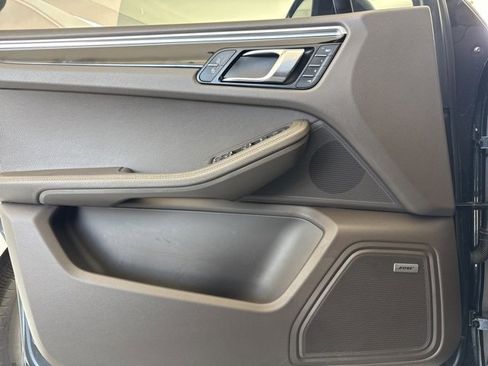 Used 2024 Porsche Macan w/ Premium Plus Package image 20