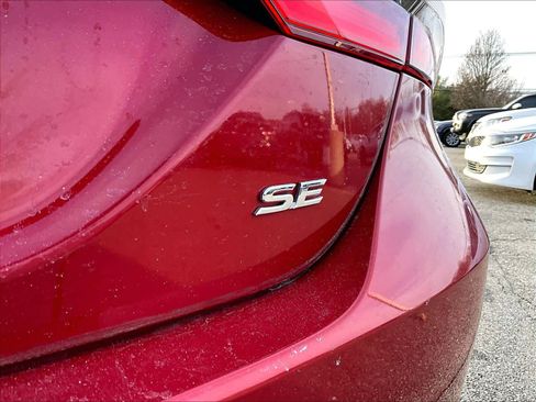 Used 2021 Toyota Camry SE image 28