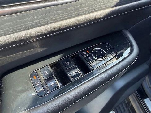 Certified 2025 INFINITI QX80 Sensory image 11