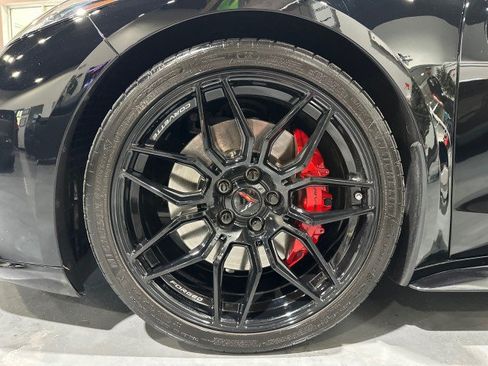 Used 2025 Chevrolet Corvette Z06 RWD image 9
