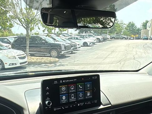 Used 2023 Honda Pilot Touring image 19