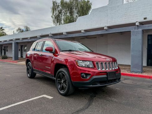 Used 2016 Jeep Compass Latitude image 6