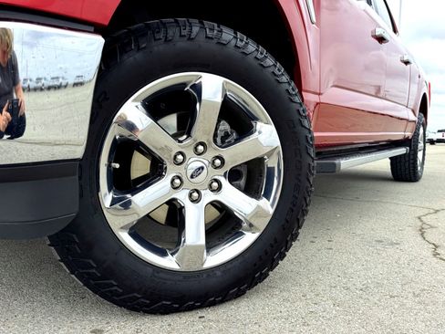 Used 2021 Ford F150 Lariat image 2