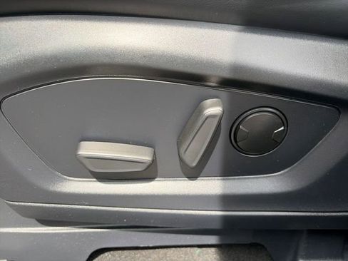 Used 2025 Ford Explorer ST image 18