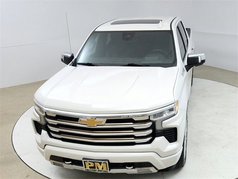 Used 2022 Chevrolet Silverado 1500 High Country w/ Technology Package image 14