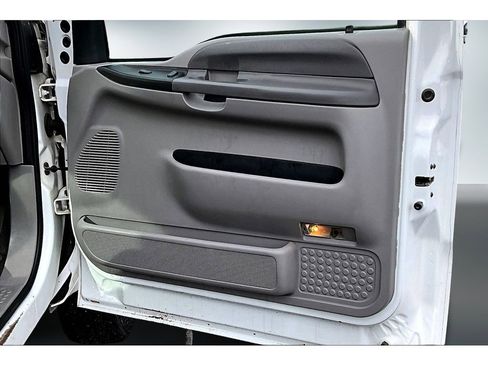 Used 2000 Ford F250 XLT image 26