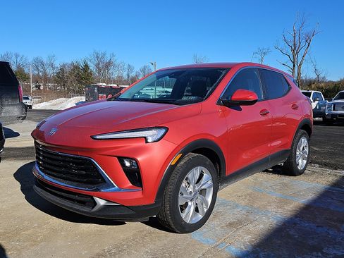 Certified 2024 Buick Encore GX Preferred w/ Comfort Package image 3