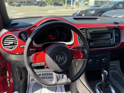 Used 2012 Volkswagen Beetle 2.5 FWD image 11