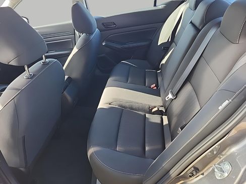 Used 2025 Nissan Altima 2.5 SV image 12