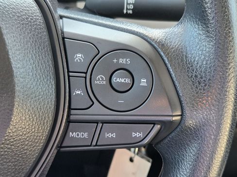 Used 2026 Toyota Corolla LE FWD image 22