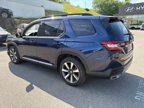 Used 2025 Honda Pilot Elite image 3